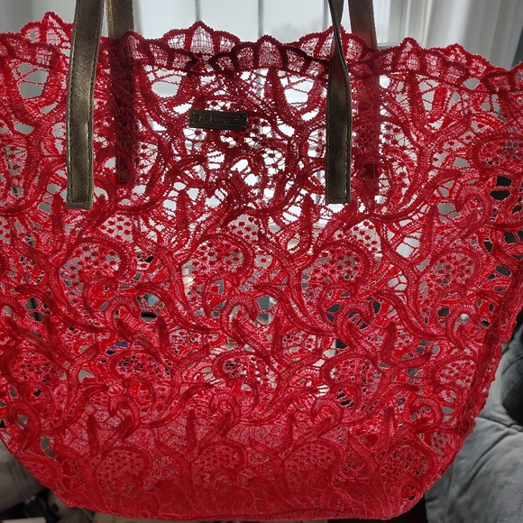 Sarah Lopez Pink Lace Beach Tote Bag with Gold Handles - Picture 4 of 8